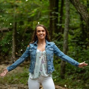 Meet your Posher, Megan